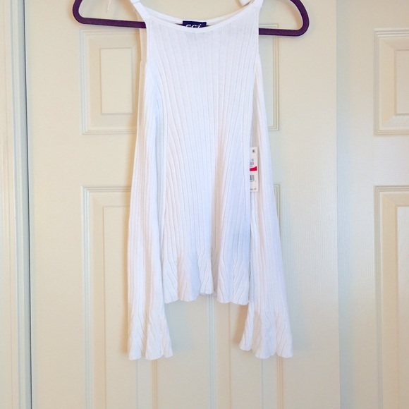 White Off-the-Shoulder Top - Picture 2 of 3